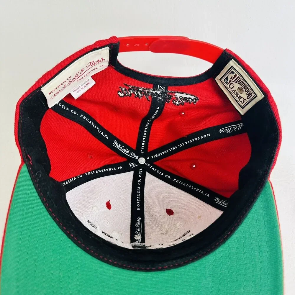 Chicago Bulls Mitchell & Ness Hardwood Classics Ball Snapback‎ Cap Hat Red